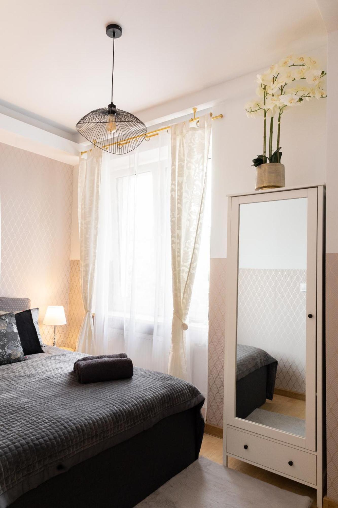 Clicktheflat Szkolna Palace Of Culture Apart Rooms Warsaw Room photo